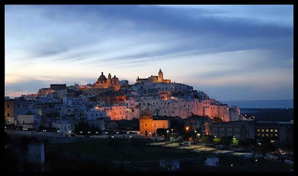 Aurasia Alla Marina Ostuni Bagian luar foto